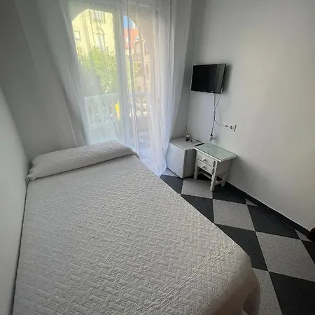 Гостевой дом Restaurante La Giralda Рота