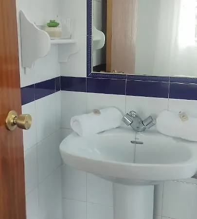 Restaurante La Giralda * Рота